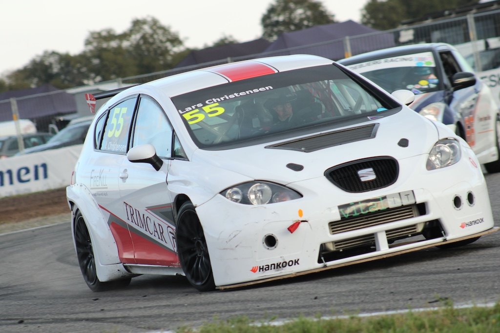 Lars Christensen havde hans nok bedste weekend til dato i Seat Leon raceren, og scorede tilmed en Oldboys sejr i heat 2.
(Foto: JJ Media)